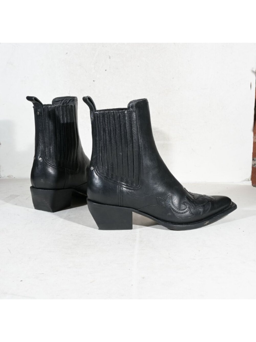Golden Goose Black Leather Western Chelsea Ankle Boots Italy Womens 39 - Picture 3 of 9